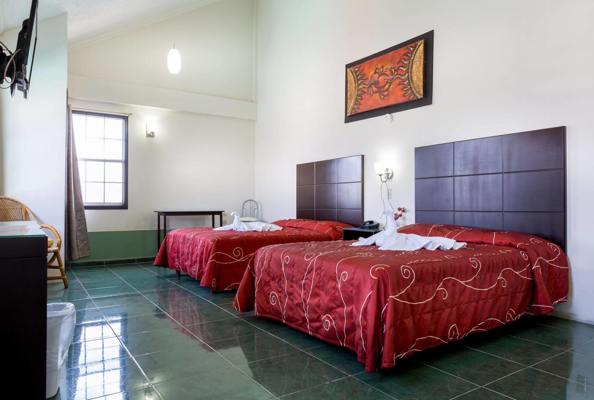 סלמנקה Hotel Raldos Inn מראה חיצוני תמונה